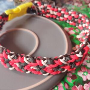 Hundehalsband aus Paracord
