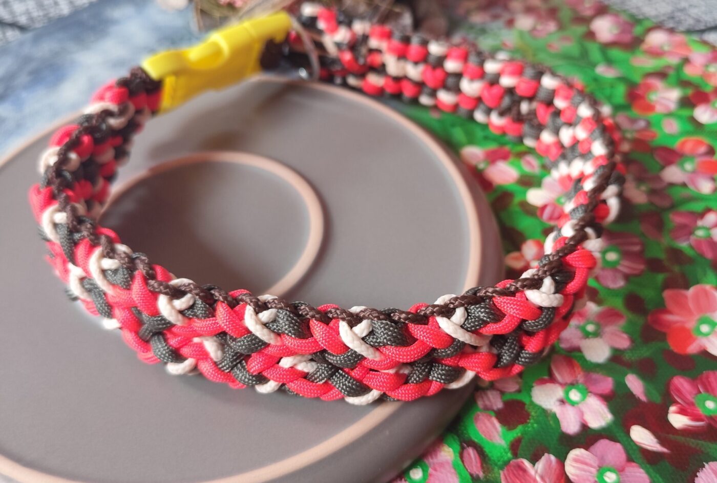 Hundehalsband aus Paracord
